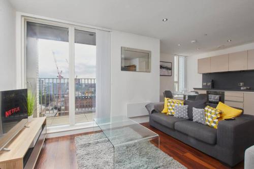 Stunning Apartment - Private Parking - Stadium Views