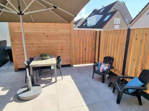 Balcony/terrace, DJV86 NEW Modern holiday home in central location in Domburg