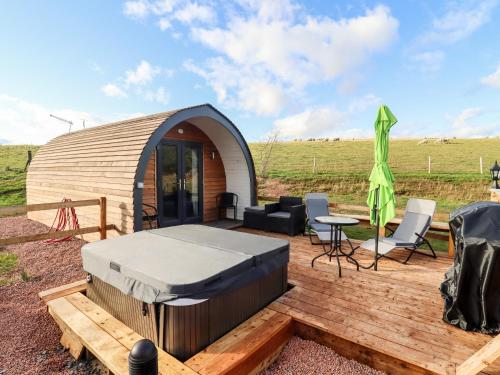Gander Pod at Salford Court Farm Fishing Cabins, Worcester