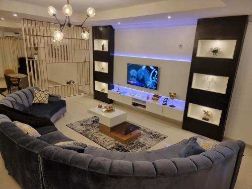 4 seasons (luxurious 2 bedrooms with swimming pool,Lekki phase1)