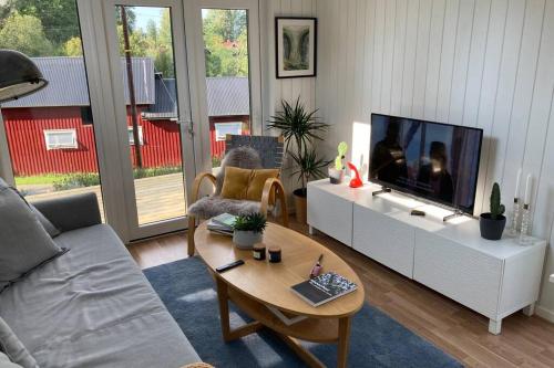 Cabin in the woods, close to Lake Mälaren, Эскильстуна (фото 6)