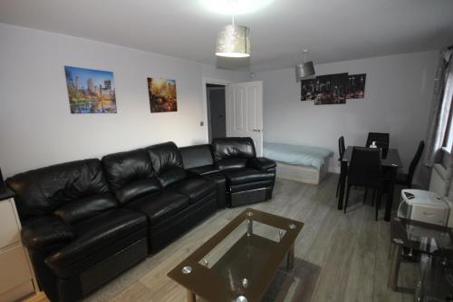 Holden Court Apartments -Apt 4 - West Drayton