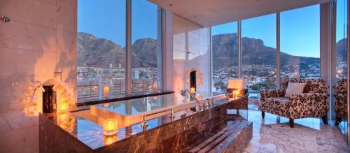 ฝักบัว, Taj Cape Town, South Africa in เคปทาวน์
