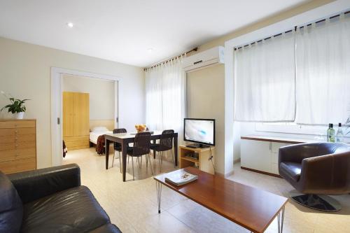 Apartamentos Calvet - image 5