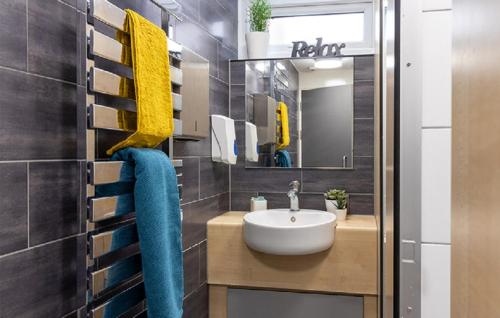 Charming Rooms for STUDENTS Only, LONDON - SK