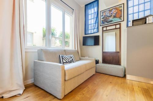 Milan Retreats Repubblica - image 3