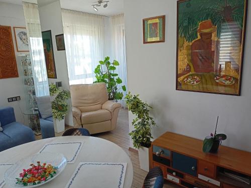 Bright apartment at a great location, София (фото 2)
