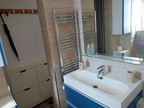 Bright apartment at a great location, София (фото 7)