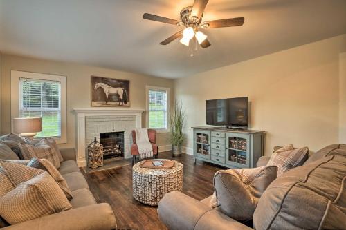 Idyllic Getaway with Deck about 4 Mi to Dtwn Athens - image 7