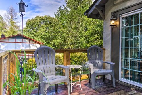 Shaw Creek Cottage with Fire Pit and Forest Views