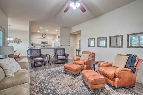 Branson West Condo with Pool, Golf and Fishing On-Site in Branson West, USA