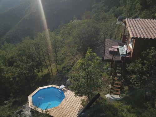 Chalet Chevreuil avec piscine privée ou Jacuzzi en fonction de la saison