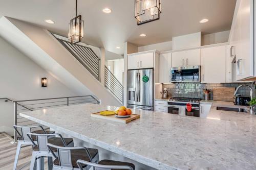 Spacious Midtown Haven with Sweeping Mtn Views! - image 13