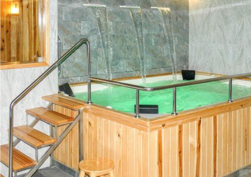 Джакузі, Hotel Plaza in Такна