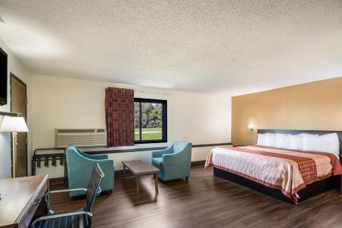 Americas Best Value Inn & Suites Harrisonville - image 14