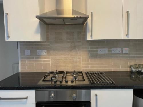 Kitchen, CityStays Rooms with Free Parking in Toxteth