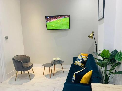 Cheerful 2 Bedroom Homely Apartment, Sleeps 6 Guest Comfy, 3x Double Bed, Parking, Free WiFi, Suitable For Business, Leisure Guest,Glasgow, Glasgow West End, Near City Centre, Glasgow (Foto 2)