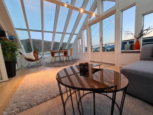 B&B Tromsø - Glass roof private loft in Tromsø - Bed and Breakfast Tromsø