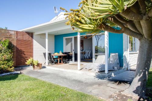 Absolute Beachfront - Waimarama Holiday Home