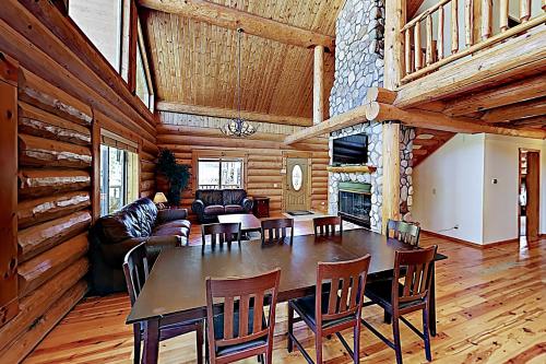 Breezy Bear Cabin