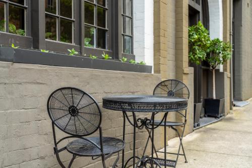 Vulcan Hotel Sydney - image 4