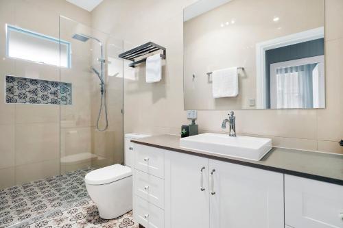 Ava's Cottage - Gorgeous Freshly Renovated 4BR Home In The Heart Of Toowong