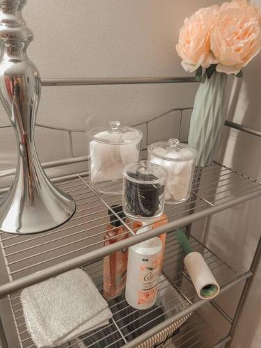PHILADELPHIA SECLUDED URBAN 1 BDRM APT{QUEEN BED}