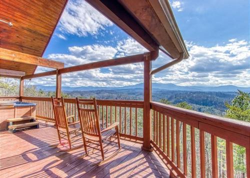 A Smokin View #1844 by Aunt Bug's Cabin Rentals - image 6