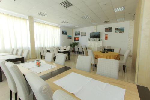 Hotel Play - main image