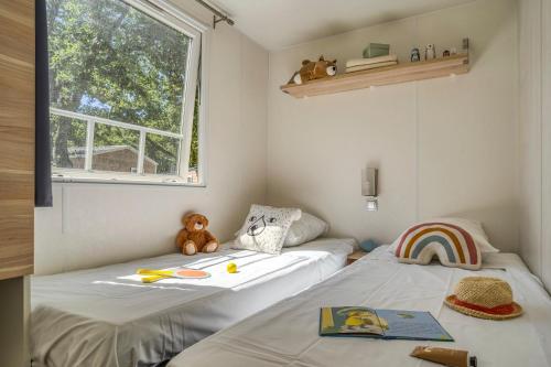 3 bedrooms, 5 beds