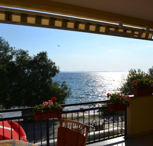 Two-Bedroom Apartment with Balcony and Sea View room in Apartments Diklo
