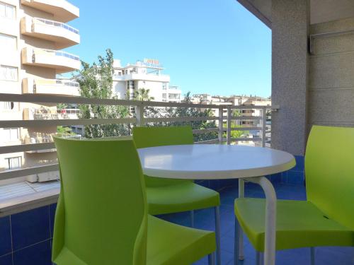 Three-Bedroom Apartment (8 Adults) image 1