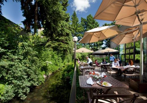 Restaurant, Hotel Bonaventure Montreal in Montreal (QC)