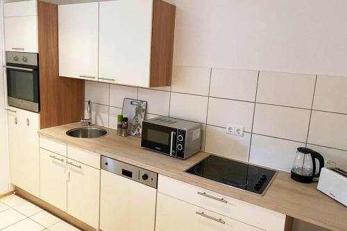 BE08 2 room work & stay flat with Smart-TV and WLAN