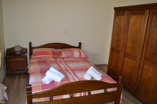 Two-Bedroom Apartment with Balcony and Sea View image 2