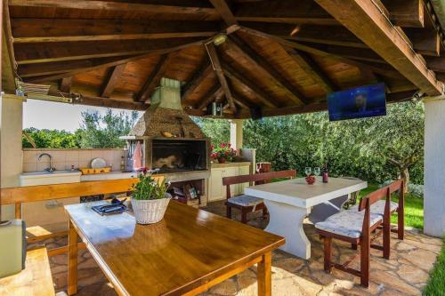 Apartment in Nin near Beach & Pool, Zaton (foto 3)