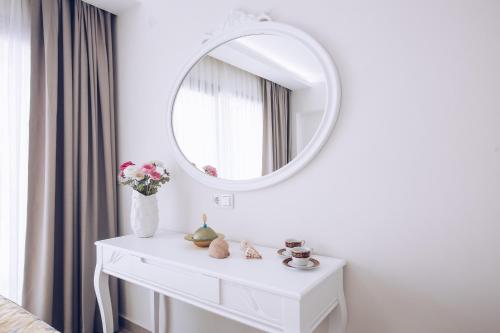 PRINCESS KINLI APART OTEL - image 9