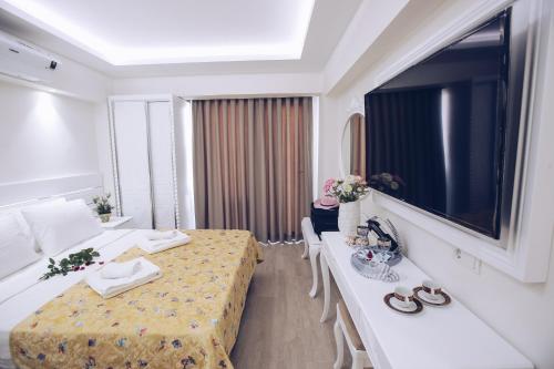PRINCESS KINLI APART OTEL - image 7