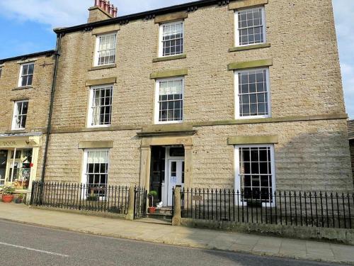 Skeldale House 'All Creatures Great & Small' by Maison Parfaite - Luxury Apartments & Studios in Askrigg, Yorkshire Dales