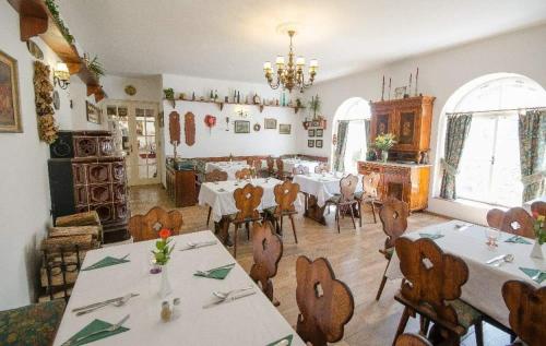 Étterem, Lesni Hotel Perslak in Nova Bystrice