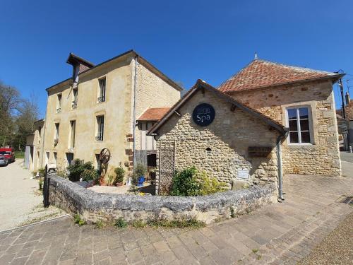 Gîte du Moulin de Barutel Mamers,Petite maison avec 1 chambre idéale couple,SPA et Soins sur réservation - Chambre d'hôtes - Mamers