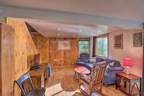 Aunt Als Place Home on Canandaigua Lake with Deck in Rushville, USA