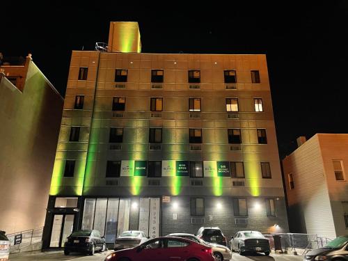 King Hotel Brooklyn Sunset Park - image 9