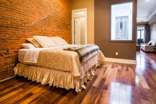 Gorgeous Old City Penthouse wPrivate Roof Deck - image 9