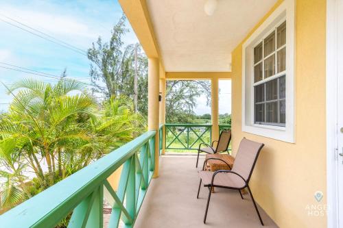 Providence Apt with Private Veranda Near Best Beaches!