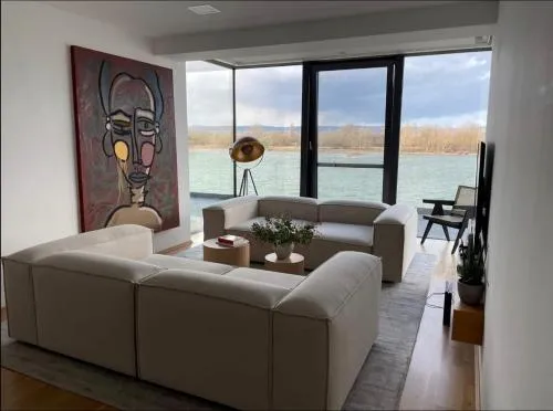 Modernes Apartment mit wunderschönem Rheinblick in Urmitz, Schweiz