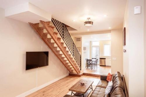 Charming 4BD Gem with Balcony and Patio - image 2