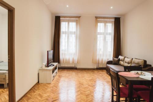 Dana Apartment Center