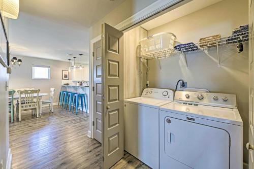 Spacious Home Private Hot Tub and 2 Blocks to Beach - image 5