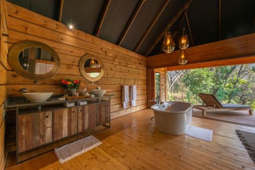 Baño, Summerfields Rose Retreat and Spa in Hazyview